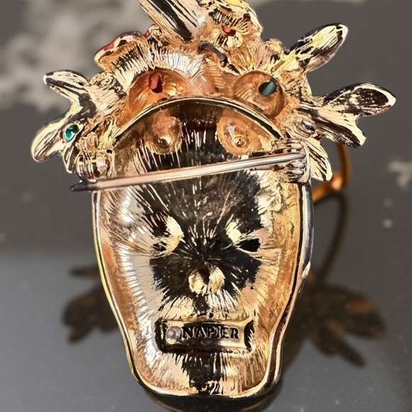 Napier Enamel Floral Skull Brooch | Gold Tone Day of the Dead Pin Brooch Vintage - Picture 3 of 3